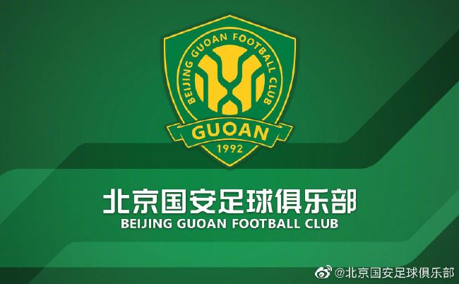 阿森纳1-0埃因霍温第50分钟，埃因霍温后场直塞，佩皮拿球观察一下分球，维特森跟上推射击中球门立柱内侧弹进球门！